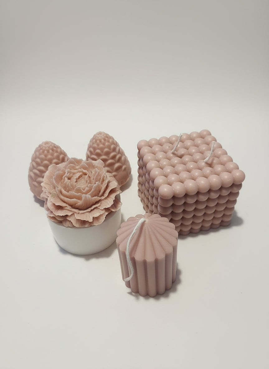 "Aventuriini Old Rose luxury candle set, handcrafted collection in elegant rose hues"