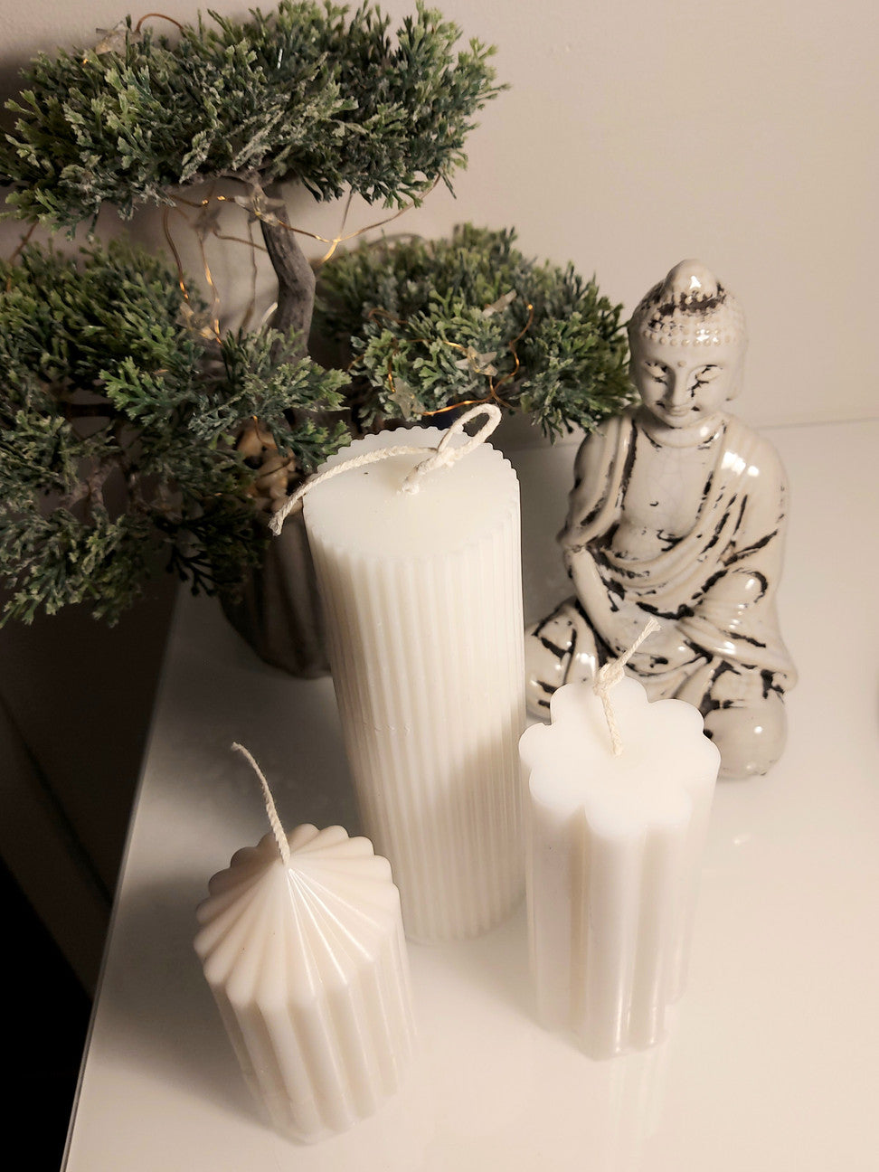 "Set of 3 snow white candles in varying sizes, hand-poured in Finland, Aventuriini"